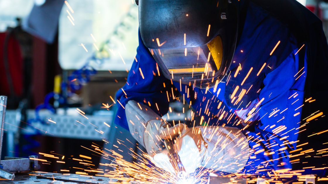 How to Advertise a Welding Business